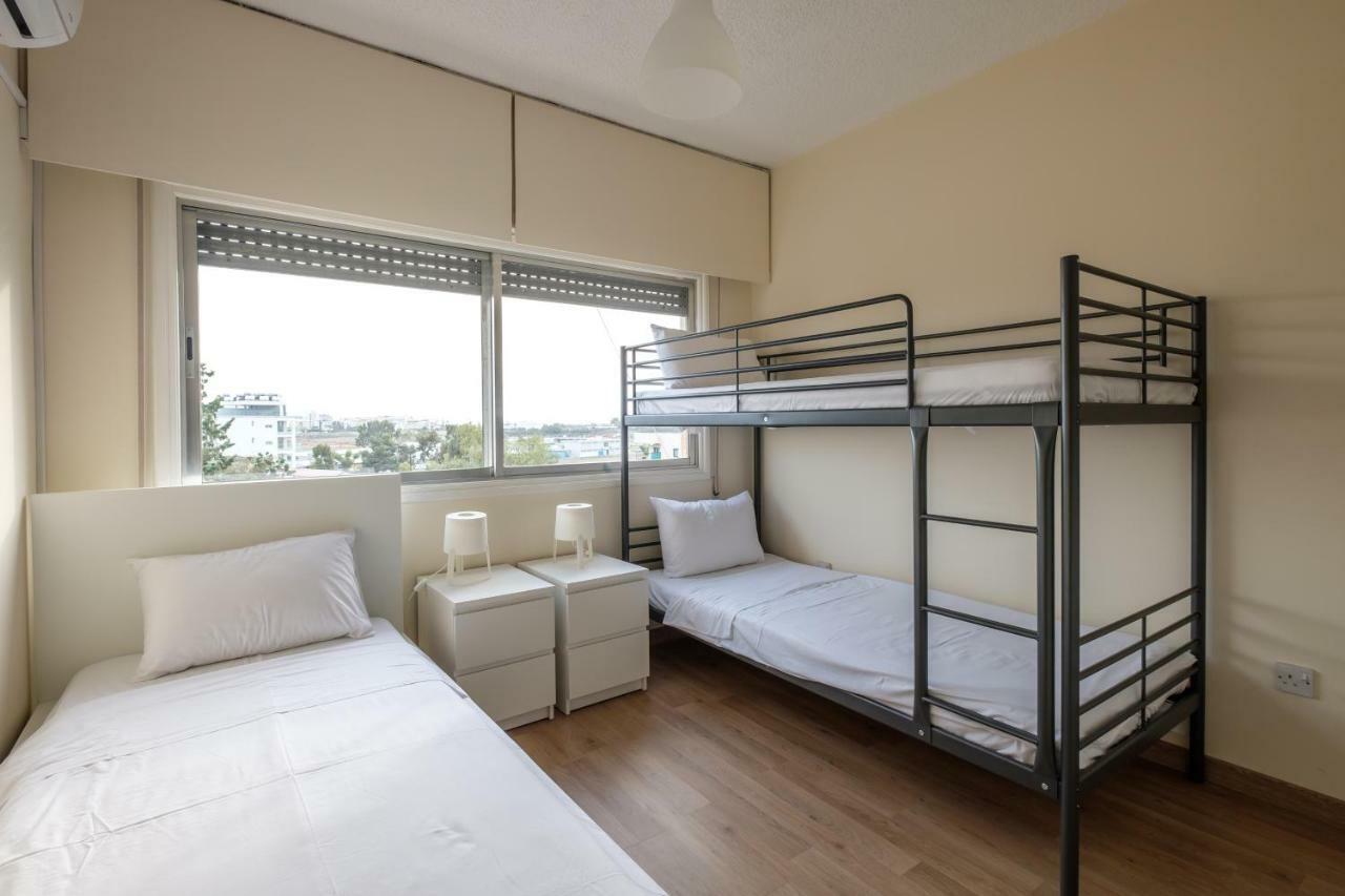 Spacious 2BDR @ Mackenzie Larnaca Esterno foto