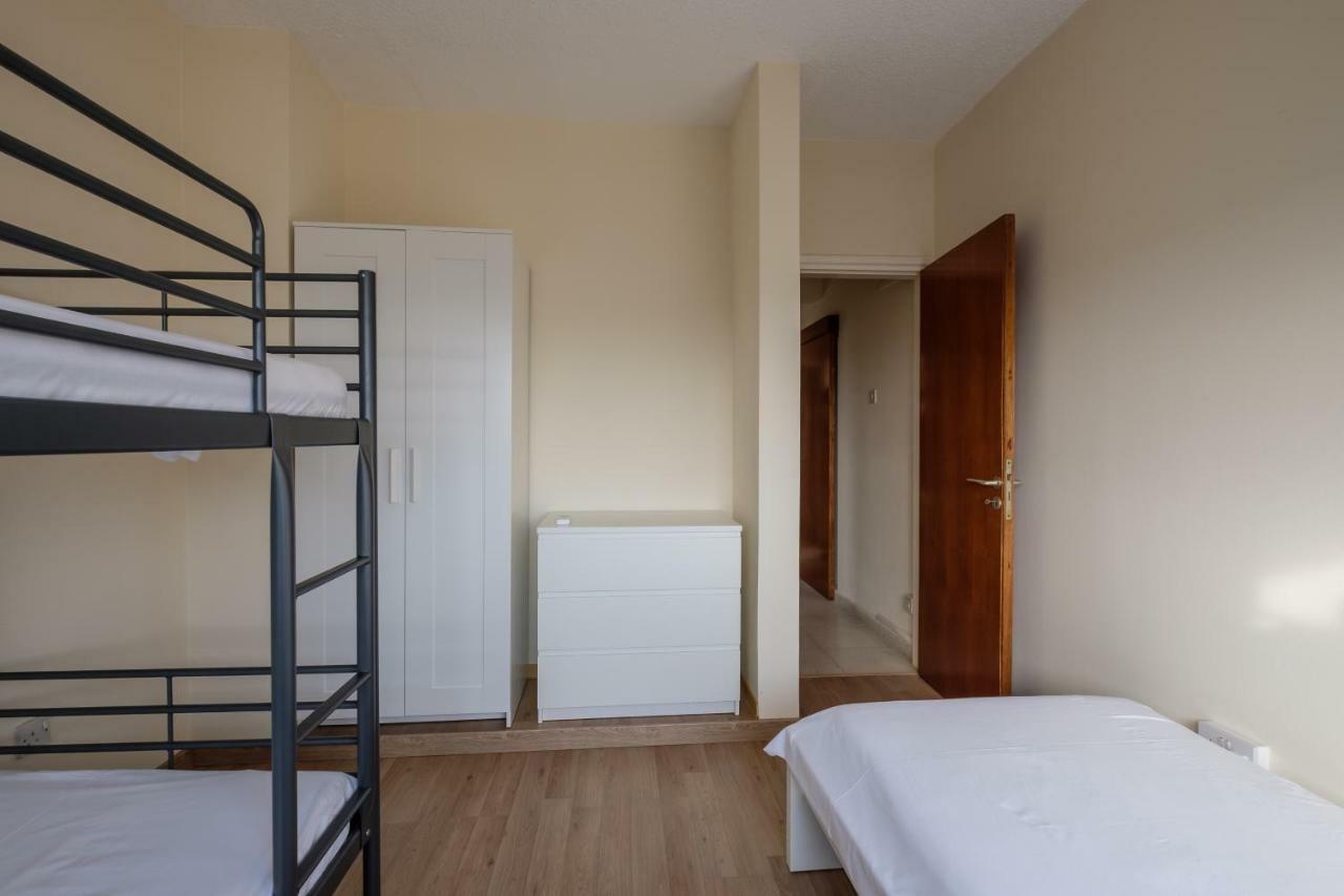 Spacious 2BDR @ Mackenzie Larnaca Esterno foto