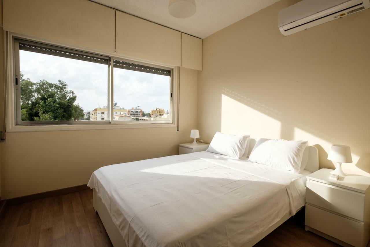 Spacious 2BDR @ Mackenzie Larnaca Esterno foto
